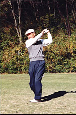 Professor Omura playing golf